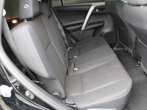 Used 2017 Toyota RAV4 XLE AWD/4WD image 16