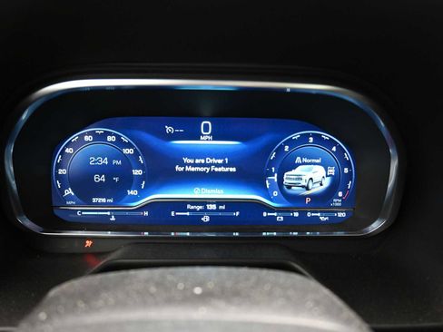 Used 2024 Chevrolet Suburban Z71 w/ Luxury Package image 16