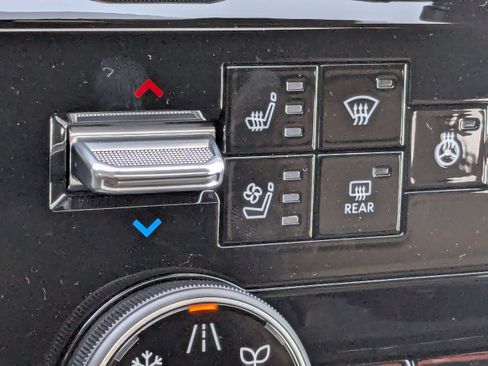 Certified 2025 Nissan Armada Platinum w/ Convenience Package image 25