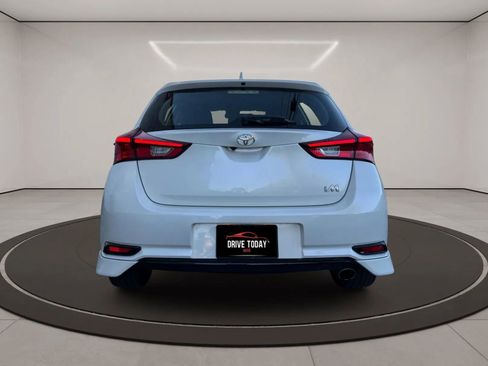 Used 2018 Toyota Corolla iM image 4
