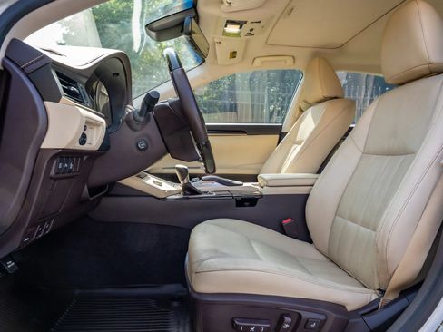 Used 2017 Lexus ES 350 w/ Luxury Package FWD image 11