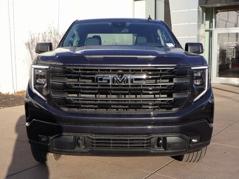 New 2026 GMC Sierra 1500 Elevation w/ LPO, Elevation Black Package image 6