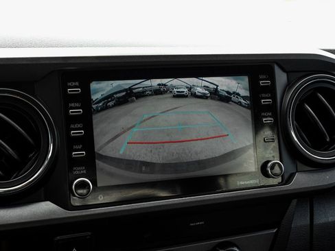 Used 2020 Toyota Tacoma TRD Off-Road AWD/4WD image 18