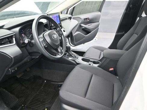 Used 2024 Toyota Corolla LE image 6