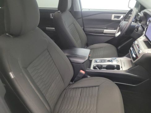 Used 2021 Ford Explorer XLT image 21