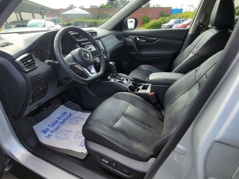 Used 2018 Nissan Rogue SL w/ Premium Package AWD/4WD image 11