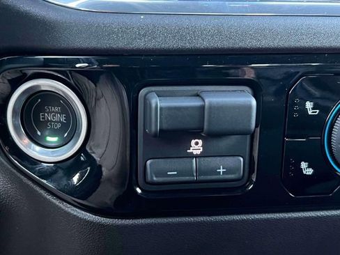 Certified 2025 Chevrolet Silverado 1500 LT image 29