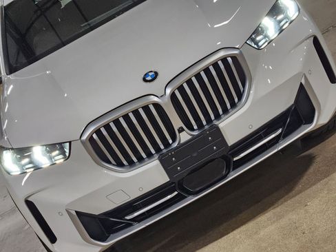 Used 2024 BMW X5 xDrive40i w/ Climate Comfort Package image 19