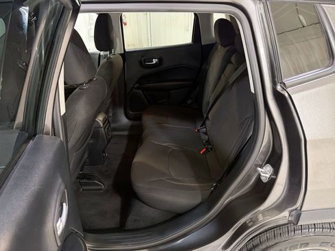 Used 2018 Jeep Compass Sport image 23