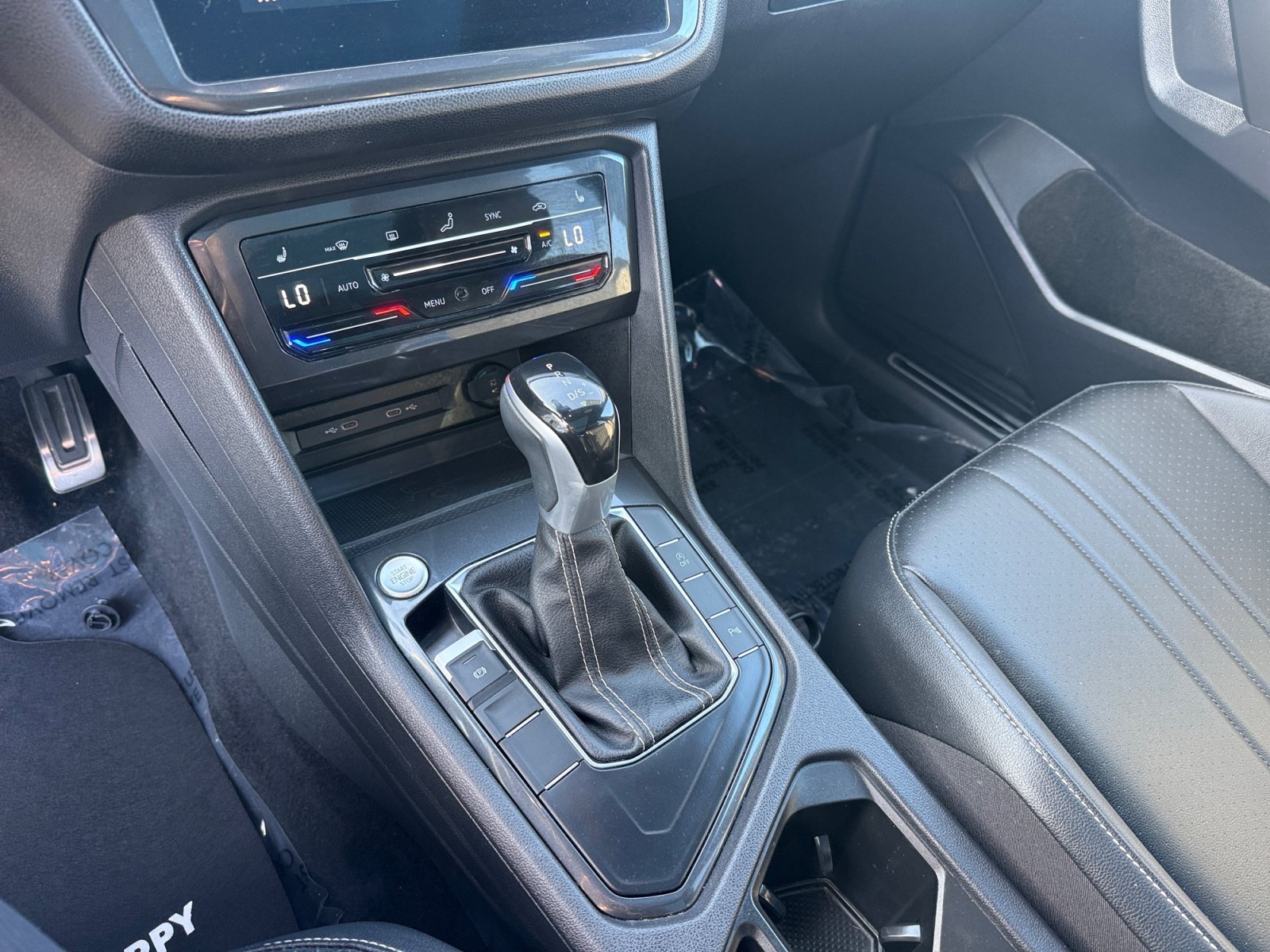 Certified 2023 Volkswagen Tiguan SE R-Line FWD image 13
