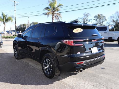 Used 2024 GMC Acadia AT4 w/ Luxury Package image 9
