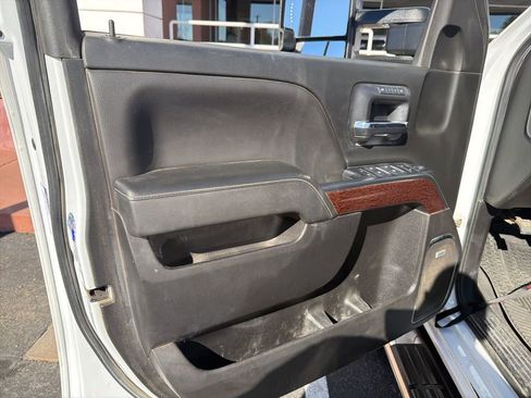 Used 2019 GMC Sierra 2500 SLT w/ Duramax Plus Package image 23