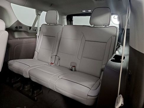 Used 2023 GMC Yukon XL Denali w/ Advanced Technology Package AWD/4WD image 12
