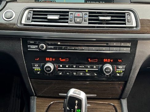 Used 2012 BMW 750Li xDrive image 18