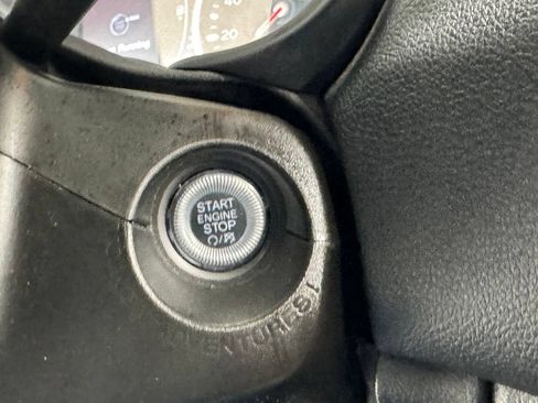 Used 2023 Jeep Renegade Latitude w/ Premium Group AWD/4WD image 23