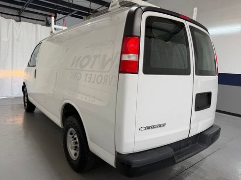 Used 2022 Chevrolet Express 2500 w/ Driver Convenience Package RWD image 4