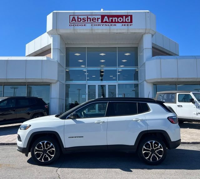 Used 2024 Jeep Compass Limited AWD/4WD image 3