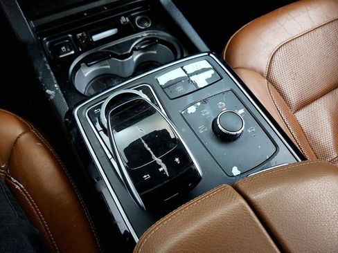 Used 2018 Mercedes-Benz GLS 450 4MATIC image 19