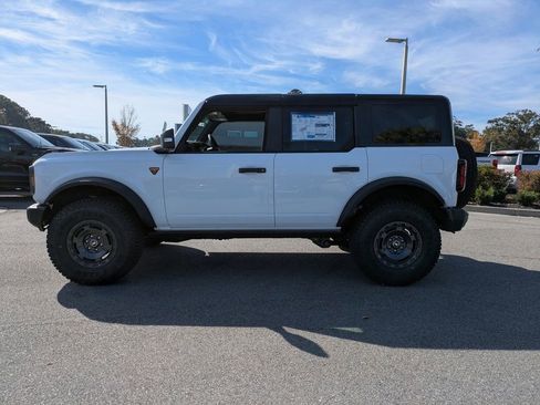 New 2025 Ford Bronco Badlands image 7
