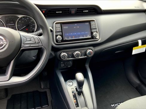 New 2025 Nissan Kicks Play S FWD image 8