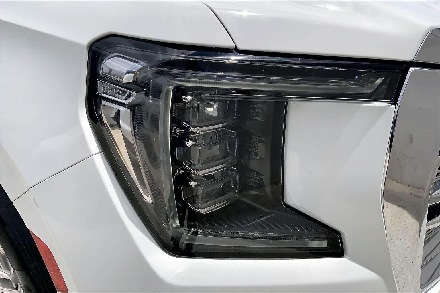 Used 2023 GMC Yukon SLT AWD/4WD image 31