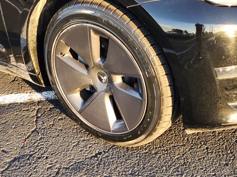 Used 2023 Tesla Model 3 Standard Range image 5