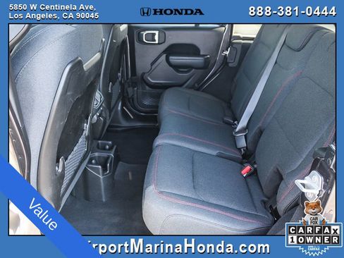 Used 2025 Jeep Wrangler Unlimited Rubicon AWD/4WD image 22