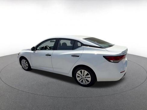 Used 2025 Nissan Sentra S FWD image 9