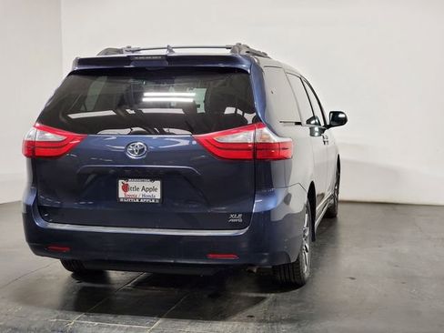 Used 2019 Toyota Sienna XLE image 31
