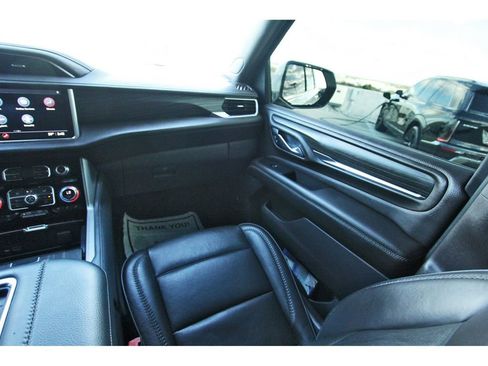 Used 2021 GMC Yukon Denali w/ Denali Premium Package image 10