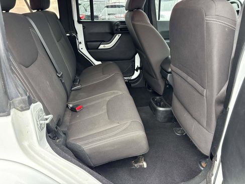 Certified 2017 Jeep Wrangler Unlimited Sahara w/ Connectivity Group image 12