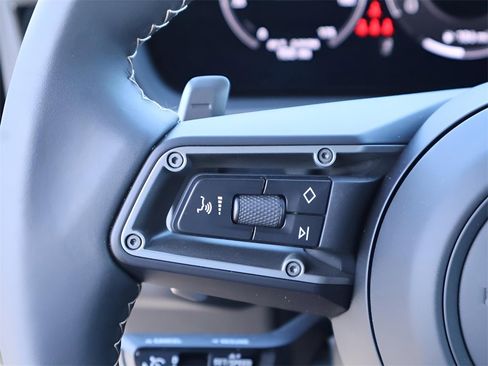 New 2025 Porsche Cayenne image 28