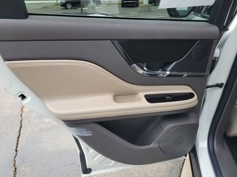 Certified 2024 Lincoln Corsair AWD image 19