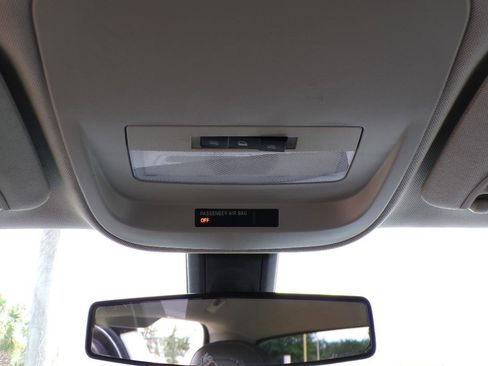 Used 2015 Chevrolet Colorado W/T RWD image 16
