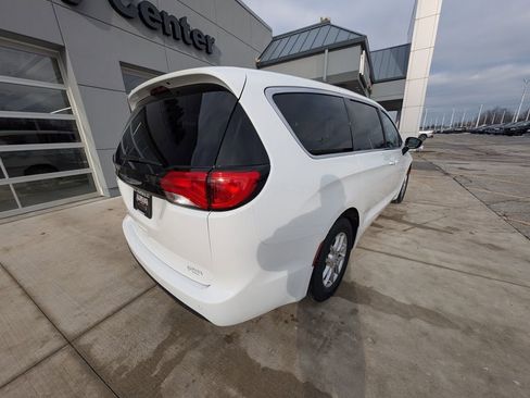 New 2026 Chrysler Voyager LX image 5