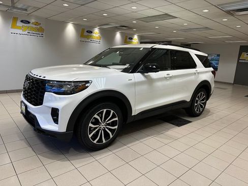 New 2026 Ford Explorer ST-Line AWD/4WD image 2