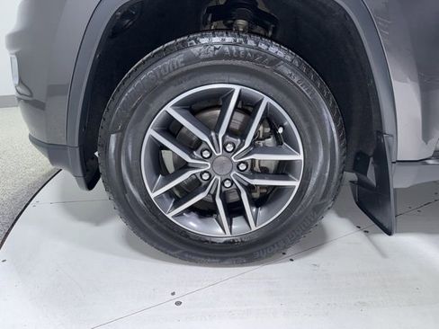 Used 2019 Jeep Grand Cherokee Limited w/ Trailer Tow Group IV image 9