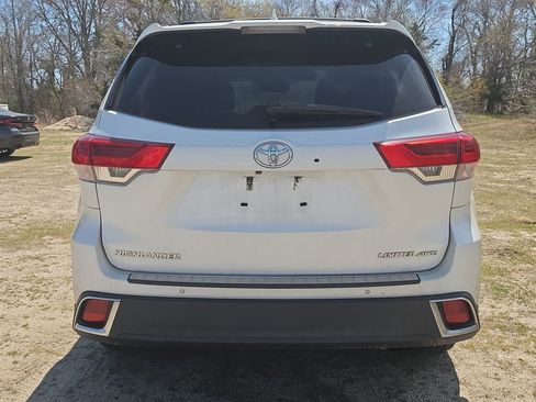Used 2017 Toyota Highlander Limited w/ Protection Package #3 image 10