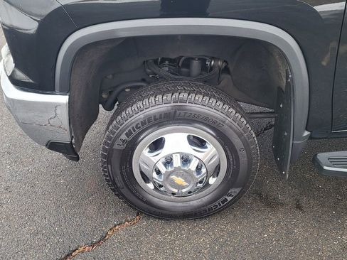 Used 2024 Chevrolet Silverado 3500 LT w/ Convenience Package image 6