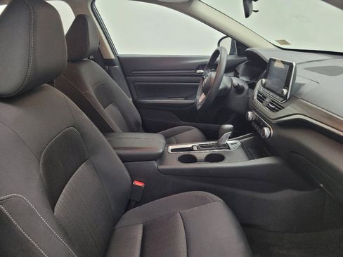 Used 2025 Nissan Altima 2.5 SV FWD image 21