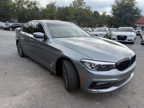 Used 2018 BMW 530e w/ Premium Package 2 RWD image 3