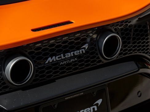Used 2024 McLaren Artura RWD image 49