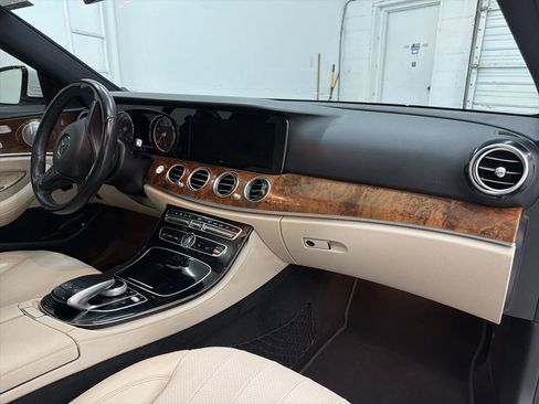 Used 2018 Mercedes-Benz E 300 image 26