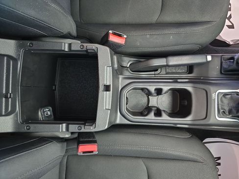 Used 2023 Jeep Gladiator Willys image 30