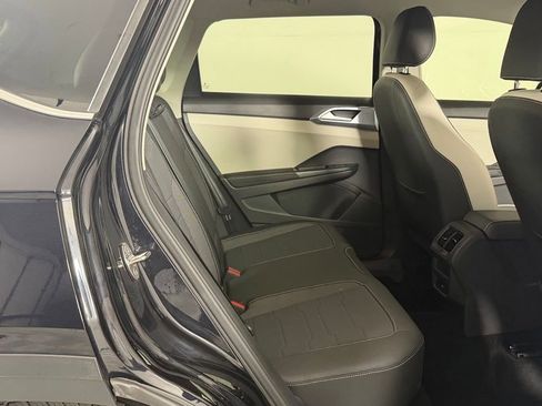 Used 2025 Volkswagen Taos SE image 27