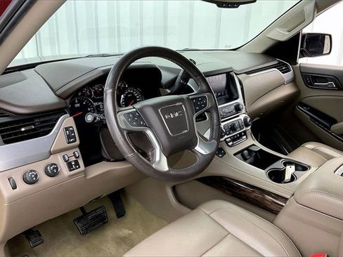 Used 2017 GMC Yukon SLT w/ Premium Edition image 17