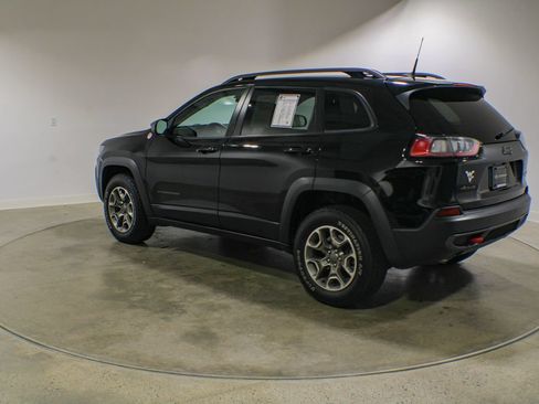 Used 2020 Jeep Cherokee Trailhawk AWD/4WD image 4