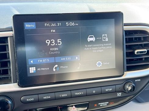 Used 2022 Hyundai Venue SEL FWD image 14