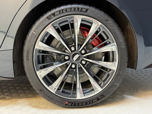 New 2026 Cadillac CT5 V Blackwing w/ Carbon Fiber 2 Package image 12