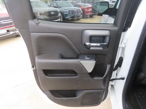 Used 2018 Chevrolet Silverado 1500 LT RWD image 18
